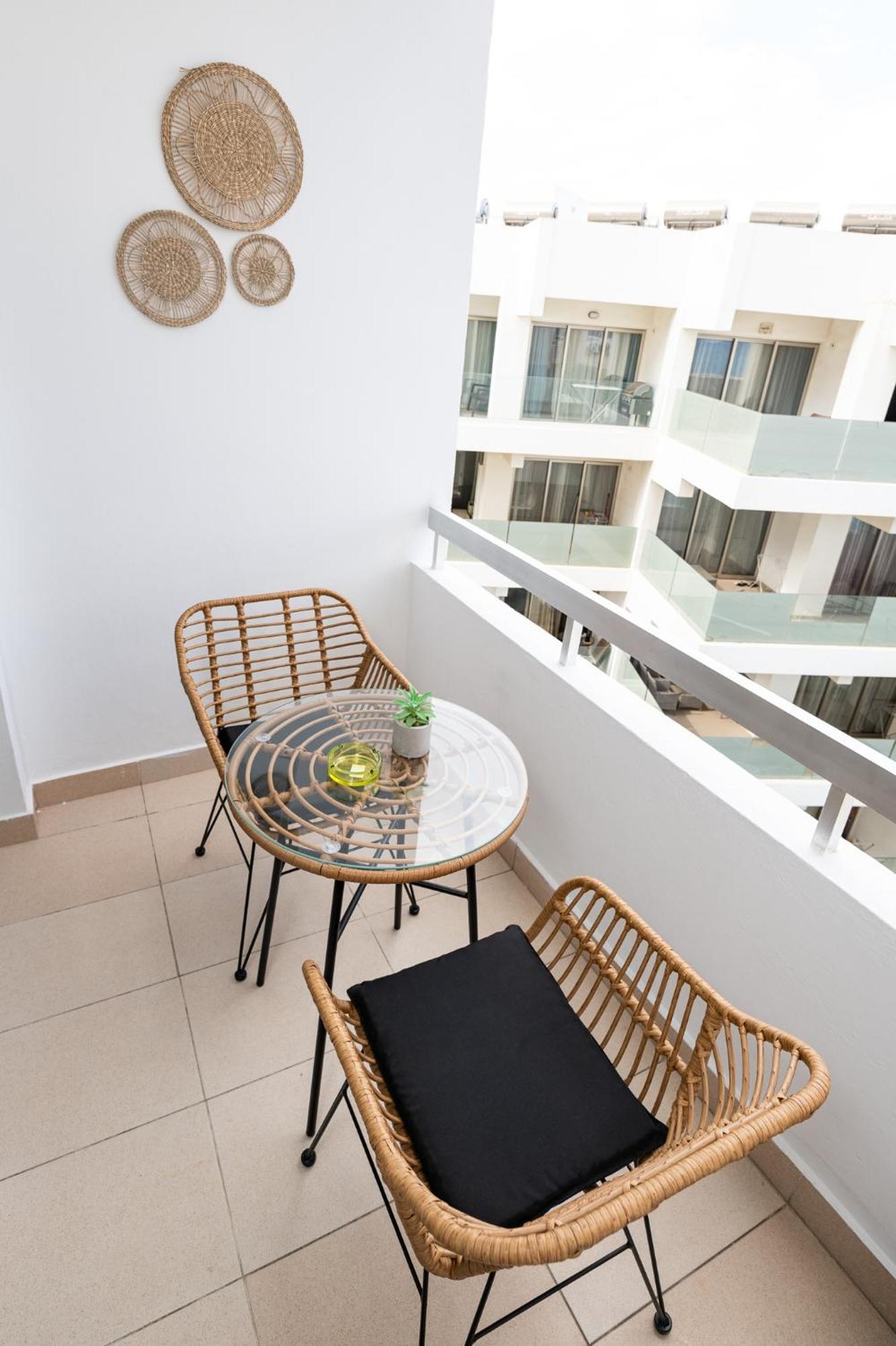 Lazuli Beach & Pool Apartment 501 Lárnaca Exterior foto